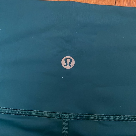 SOLD | Lululemon Wunder Under Leggings 25” - Picture 4 of 8